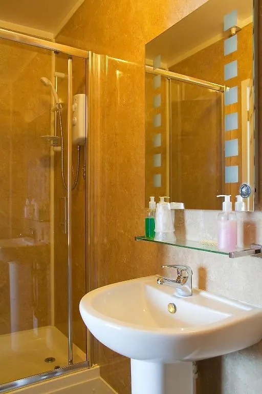 The Seacliffe - Whitby Hotel